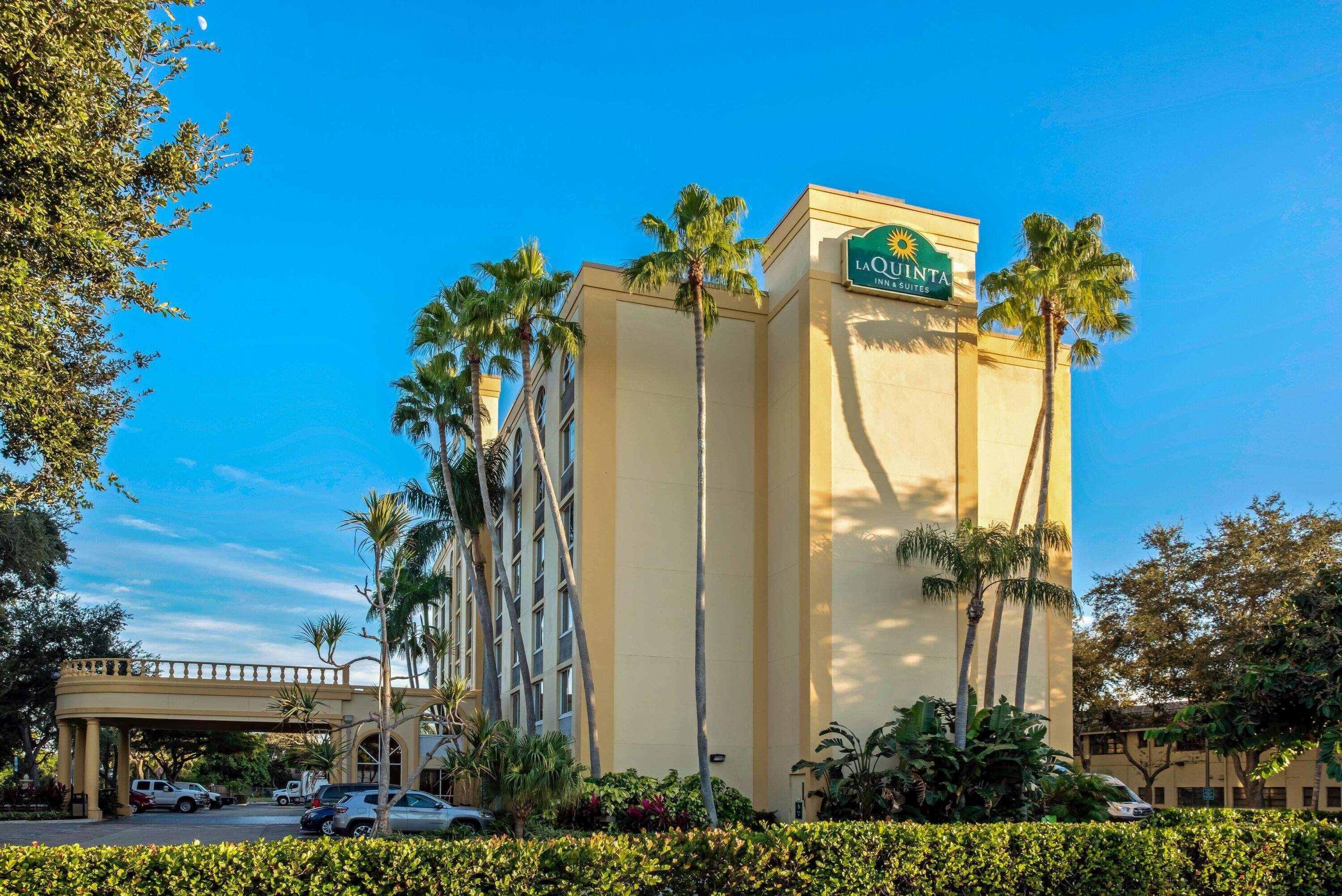 La Quinta By Wyndham West Palm Beach Airport Hotel Exterior photo