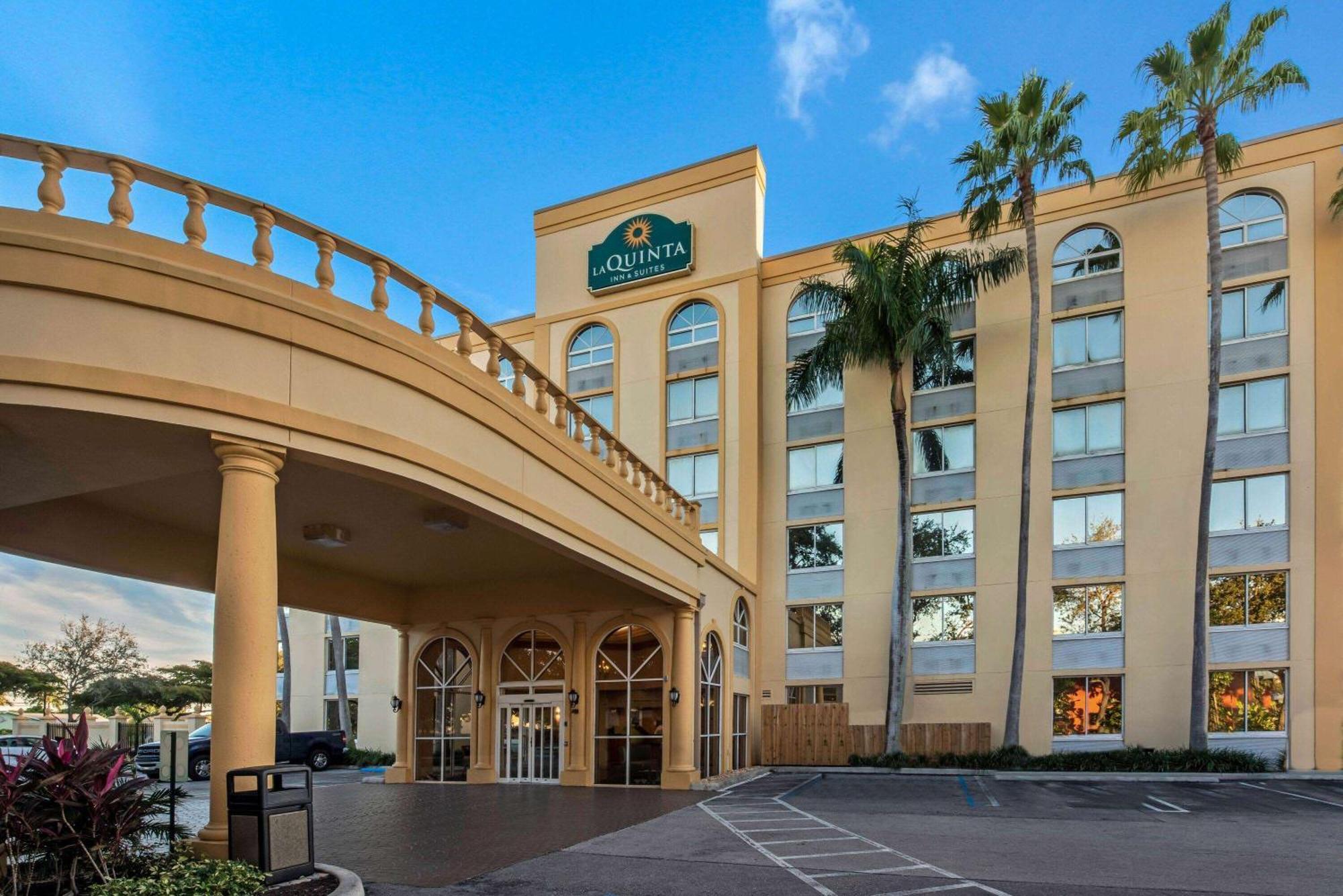 La Quinta By Wyndham West Palm Beach Airport Hotel Exterior photo